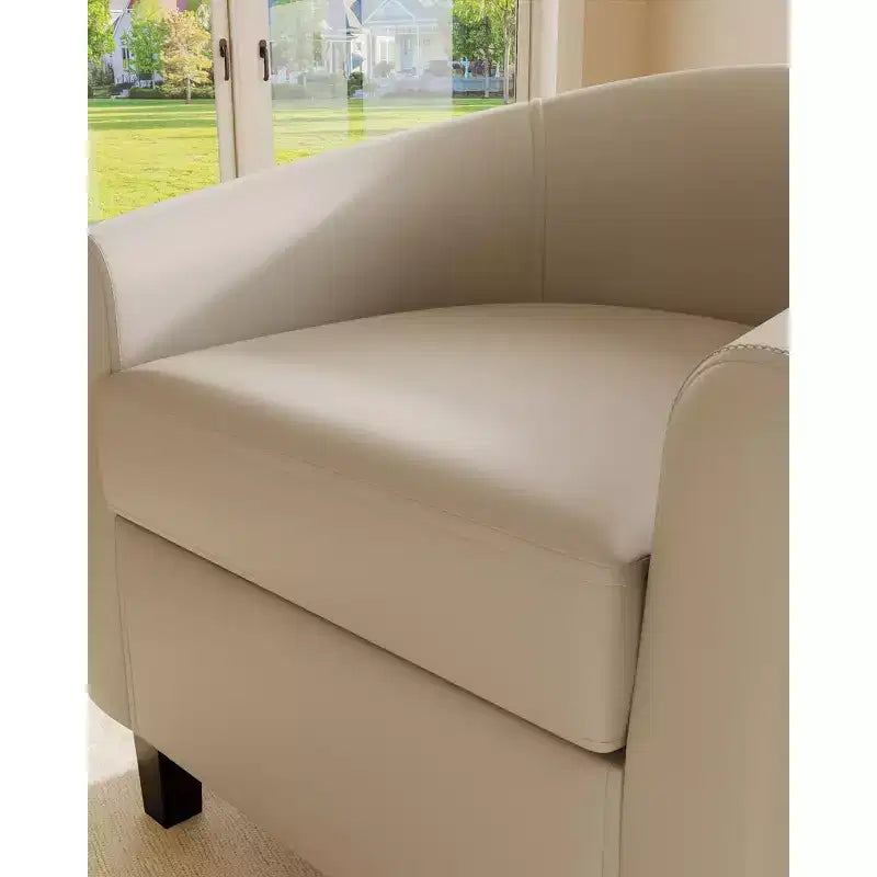 Fauteuils de salon en similicuir et sièges baquets avec assise moelleuse
