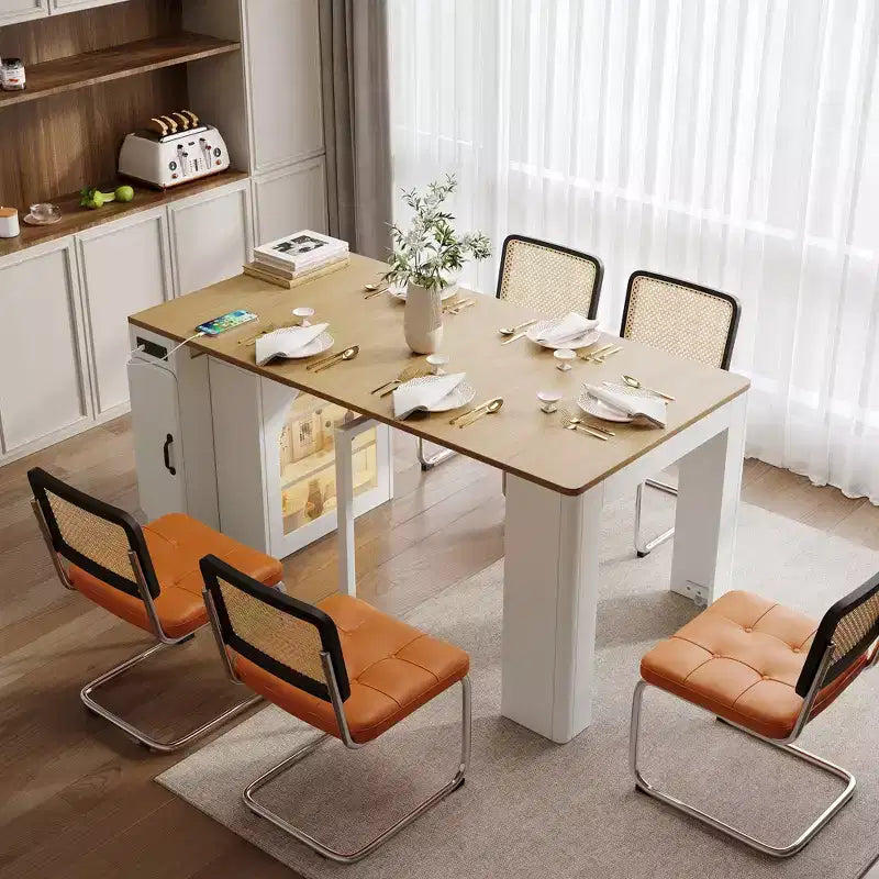 Table à manger extensible avec 3 rallonges centrales amovibles.