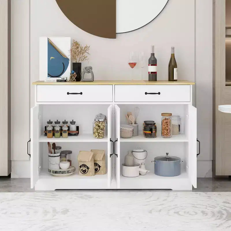 Buffet de style campagnard ; 2 tiroirs, 4 portes