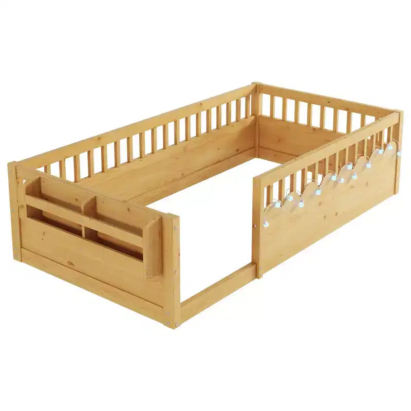 Lit de sol moderne avec des barrières de sécurité hautes, des lumières LED et des étagères de rangement.