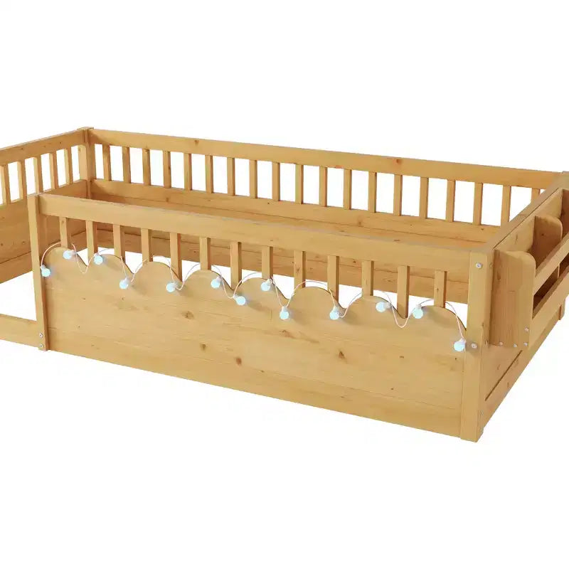 Lit de sol moderne avec des barrières de sécurité hautes, des lumières LED et des étagères de rangement.